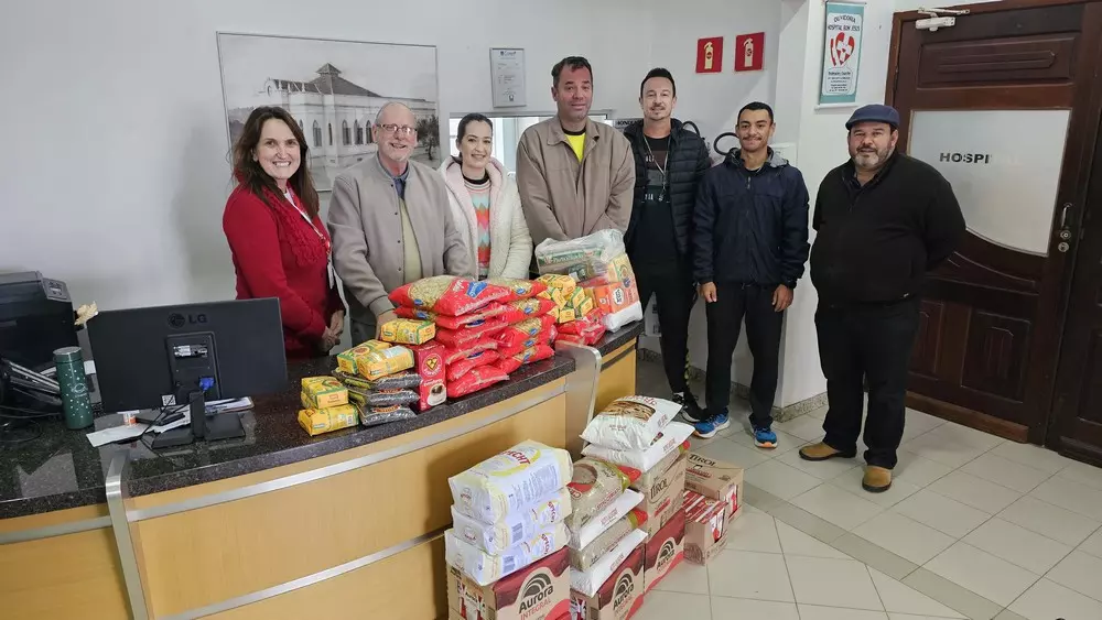 Esporte de Rio Negro doa quase uma tonelada de alimentos ao Hospital Bom Jesus